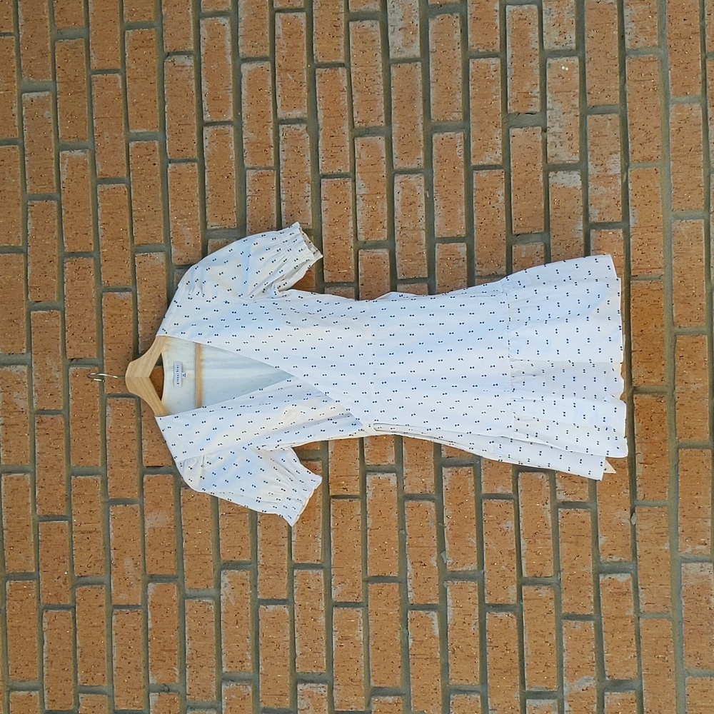 Gianni Bini wraparound dress, size XS, white and blue